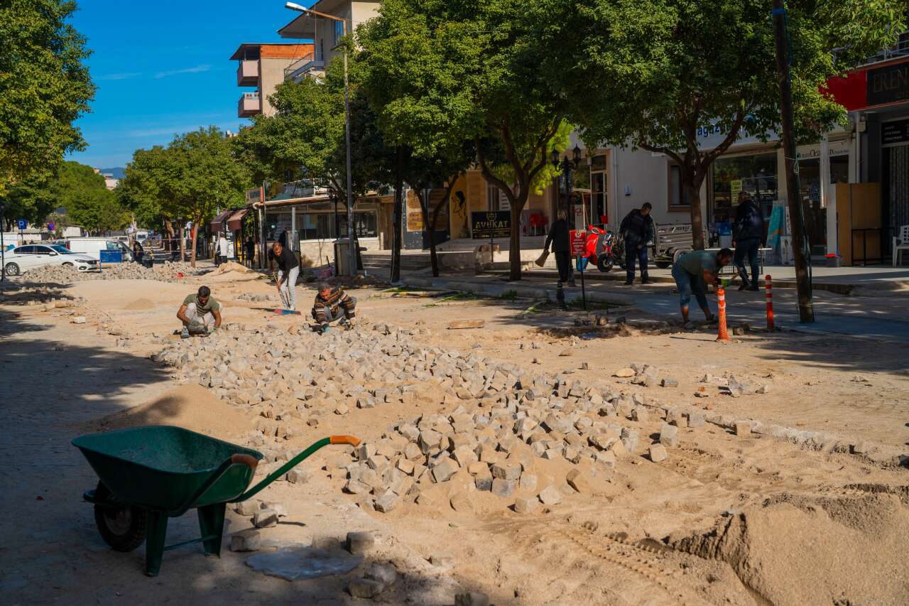 Milas Belediyesi’nden İlçe Yollarında Yoğun Mesai 1